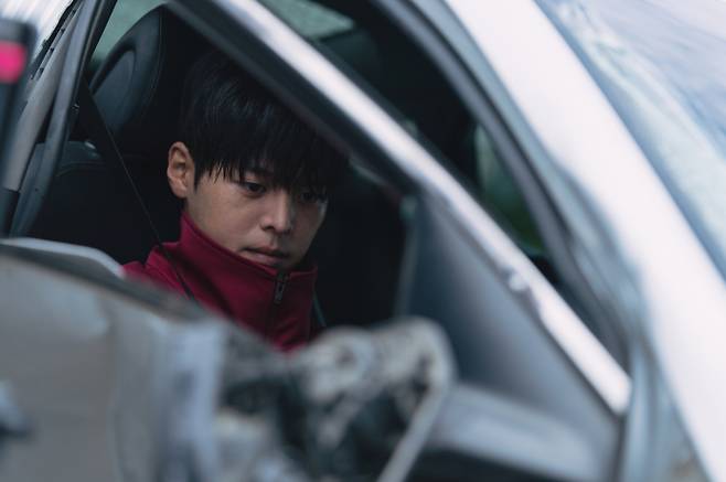 ‘블러디플라워’ 려운, 연쇄살인마 변신 (제공: 디즈니+)