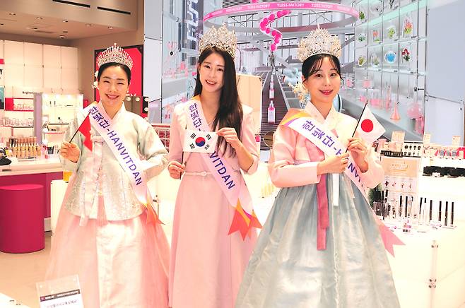 한빛단, 뷰티 한류의 중심 북촌에서 K-뷰티 홍보 포토 세션! (출처: 한빛단)