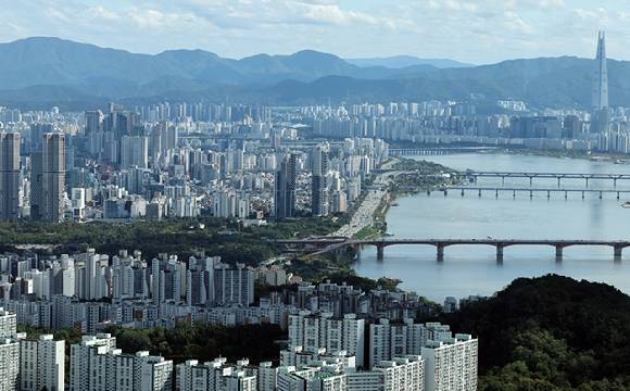 서울 남산에서 바라본 집합건물(아파트·다세대·연립·오피스텔) 모습. 2025.10.15 [사진=연합뉴스]