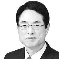 김형준 차세대지능형반도체 사업단장·서울대 명예교수