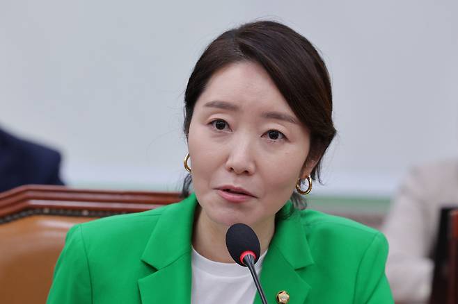 Democratic Party lawmaker Kang Sun-woo delivers opening remarks at a meeting of the National Assembly Foreign Affairs and Unification Committee in Yeouido, western Seoul on Sept. 8, 2025. [NEWS1]