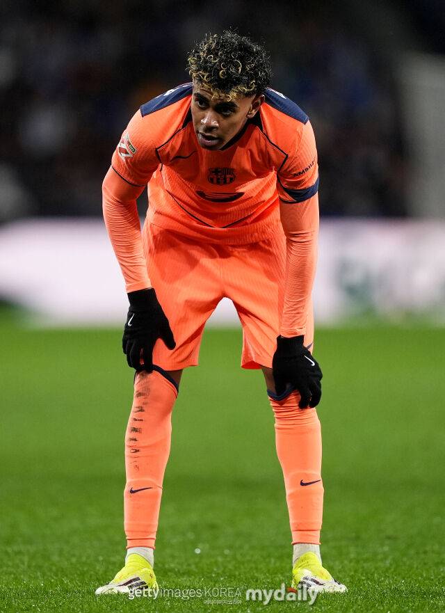 야말이 19일 소시에다드와 경기에서 힘겨워하고 있다. /게티이미지코리아