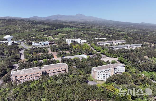 [제주=뉴시스] 하원테크노캠퍼스로 조성되는 제주 서귀포시 하원동 옛 탐라대학교 전경. (사진=제주도 제공) photo@newsis.com