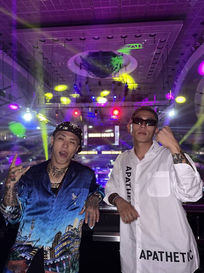 ▲ 도둑에 분노를 드러내며 일본 팬들의 관심을 한몸에 모은 도미나가 케이고(오른쪽) ⓒ도미나가 SNS