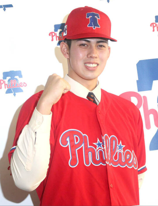 ▲ 일본프로야구 지명을 받지 못한 한 선수가 메이저리그 구단과 계약하며 화제를 모으고 있다 ⓒ필라델피아 SNS