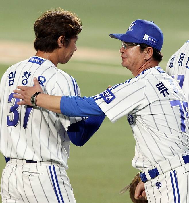 ▲ 임창용과 류중일 감독 ⓒ삼성 라이온즈