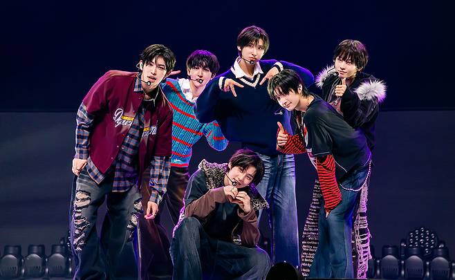 JYP 킥플립, 데뷔 첫 팬 콘서트 서울 공연 성료 "위플립 덕에 행복했던 1년, 앞으로도 억주년까지 함께하기를"