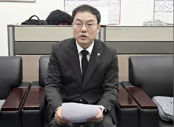 기자회견 하는 박완희 청주시의원 [촬영 천경환 기자]