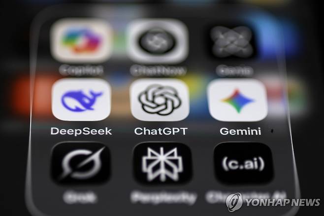 AI 챗봇들    [EPA 연합뉴스 자료사진. 재판매 및 DB 금지]