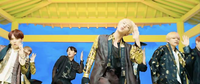 사진=그룹 방탄소년단 'IDOL 'MV