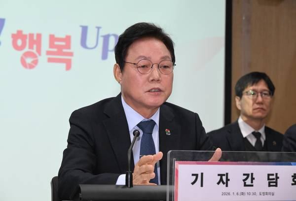 박완수 경남도지사가 6일 오전 경남도청 도정회의실에서 신년기자 간담회를 하고 있다. /경남도민일보 DB