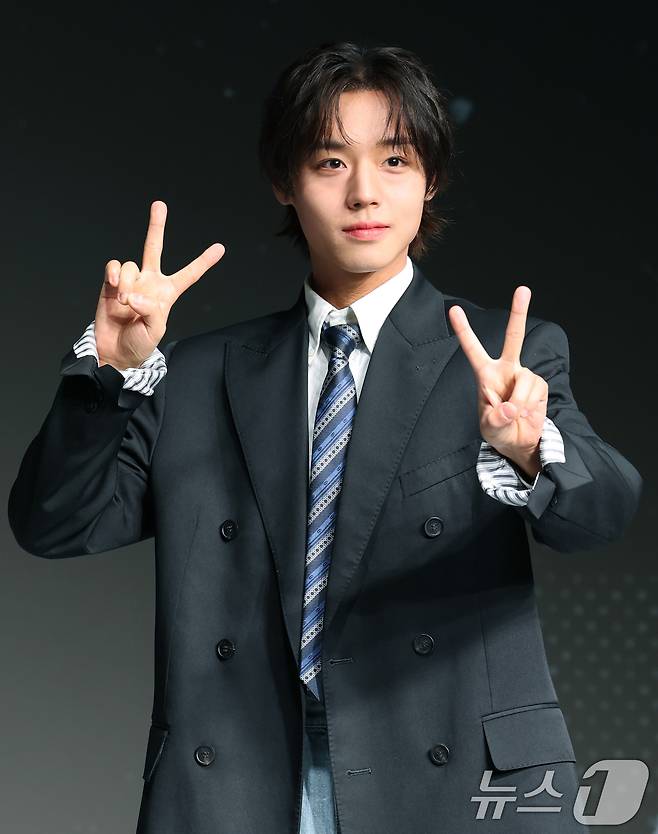 [단독] 박지훈, 왕에서 링 위로…차차기작은 복서 변신 '프로모터'