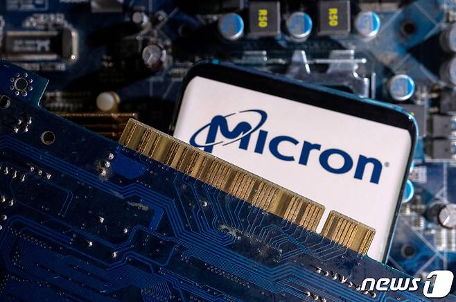 마이크론 관련 시각물 ⓒ 로이터=뉴스1 ⓒ News1 박형기 기자