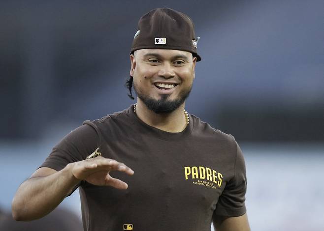 FA 루이스 아라에즈는 3차례 타격왕의 경력을 자랑하지만, 시장에서는 별로 인기가 없다. AP연합뉴스