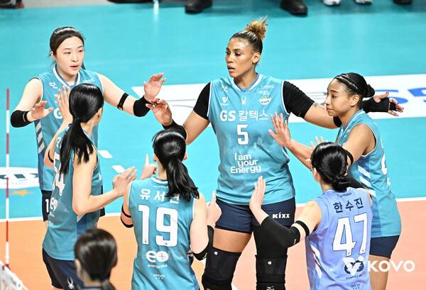 '실바 21득점' GS칼텍스, '자네테 결장' 정관장에 셧아웃승