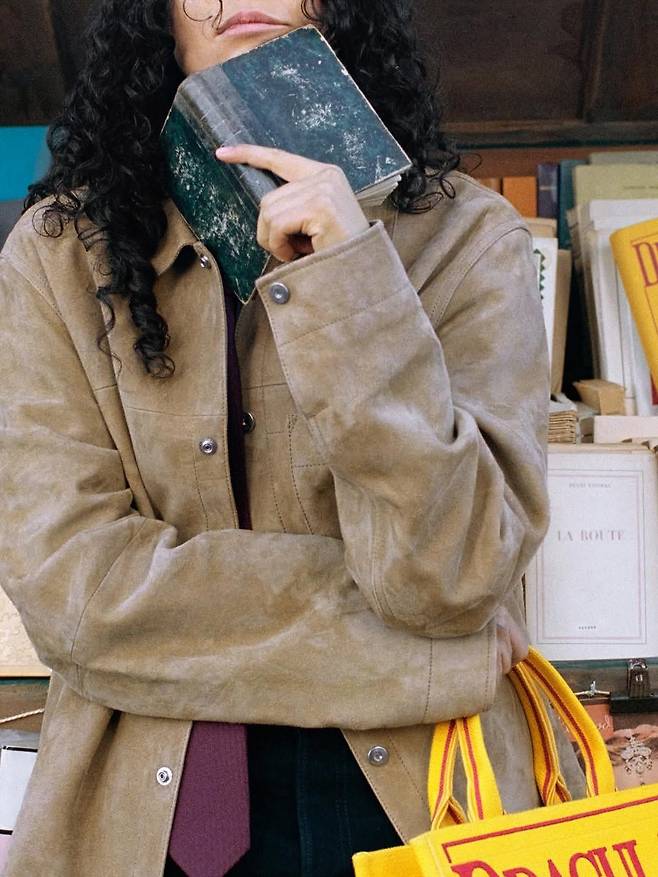 DIOR 2026 S/S BOOK TOTE | 출처 디올