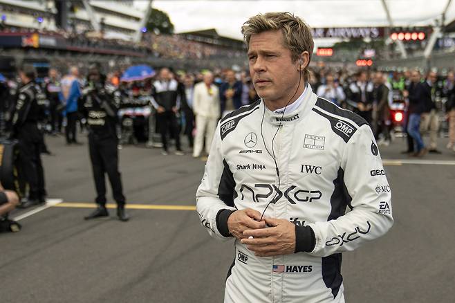 This image released by Warner Bros Pictures shows Brad Pitt in a scene from ″F1 The Movie″ (2025). [AP/YONHAP]