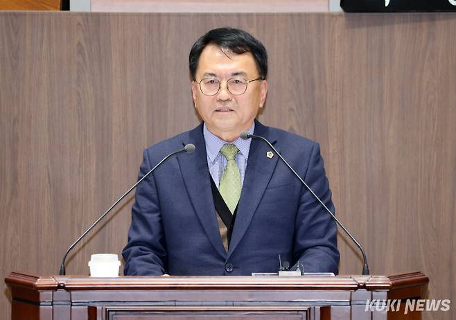 충남도의회 편삼범 의원이 20일 열린 제363회 임시회 제1차 본회의에서 5분 발언에 나서고 있다.