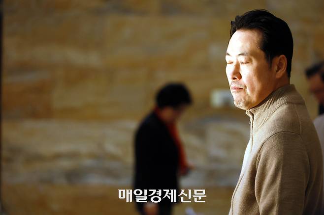 국회  산책하는 장동혁 대표
단식 농성 중인 장동혁 국민의힘 대표가 20일 서울 여의도 국회에서 산책을 하고 있다. 2026.1.20.김재훈기자