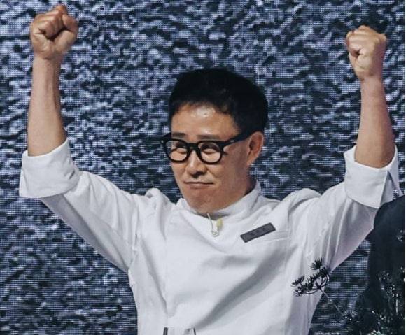 임성근 셰프가 자신과 관련한 폭로성 댓글에 “사실이 아니다”라는 입장을 전했다.  / 사진 = 넷플릭스