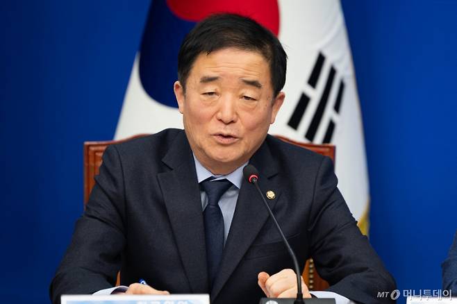 (서울=뉴스1) 유승관 기자 = 강득구 더불어민주당 최고위원이 19일 서울 여의도 국회에서 열린 최고위원회의에서 모두 발언을 하고 있다. 2026.1.19/뉴스1  Copyright (C) 뉴스1. All rights reserved. 무단 전재 및 재배포,  AI학습 이용 금지. /사진=(서울=뉴스1) 유승관 기자