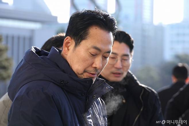 (서울=뉴스1) 신웅수 기자 = 단식 농성 중인 장동혁 국민의힘 대표가 20일 서울 여의도 국회에서 산책을 하고 있다. 2026.1.20/뉴스1  Copyright (C) 뉴스1. All rights reserved. 무단 전재 및 재배포,  AI학습 이용 금지. /사진=(서울=뉴스1) 신웅수 기자