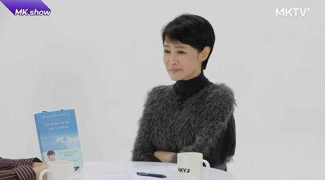 앵커 김주하(53)가 전 남편 때문에 덩달아 마약 조사를 받았다고 고백했다. /사진=유튜브 채널 'MKTV 김미경TV' 영상