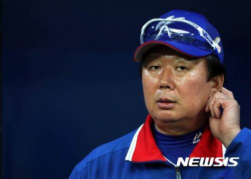 소신 발언!선동열 감독, 양준혁·이종범 은퇴 시킨 건 '오버'다 임창용, 작심 저격...SUN, 투수 무시 발언 많이 해
