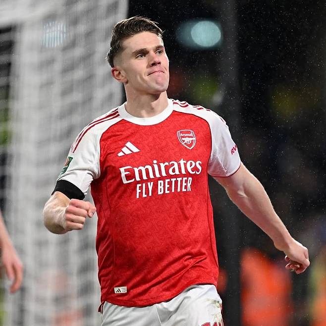 빅토르 요케레스. 아스널 공식 SNS