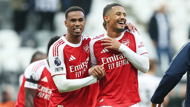 아스널 센터백 가브리에우 마갈량이스와 윌리엄 살리바. 게티이미지코리아