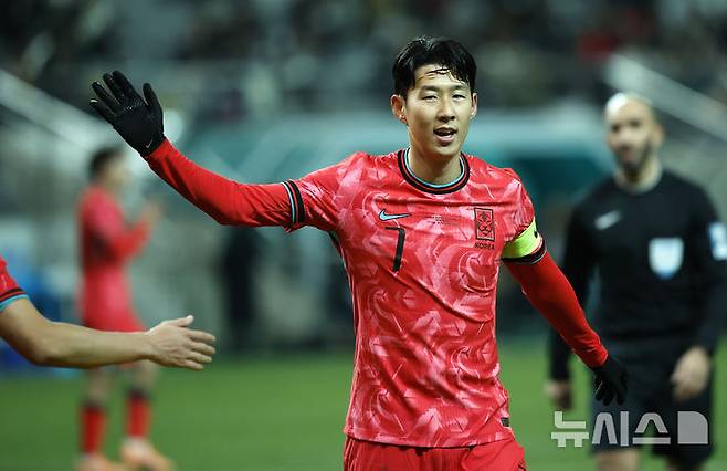 겨우 한국이라니 오스트리아 언론, 3월 평가전 확정에 한숨 강팀 아니다... 홍명보호 '굴욕'