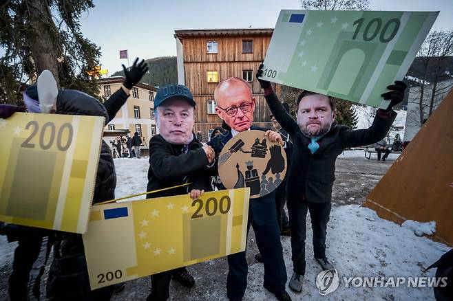 다보스포럼 반대 시위 [AFP 연합뉴스 자료사진. 재판매 및 DB 금지]