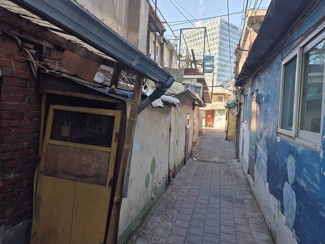썰렁한 영등포 쪽방촌 골목 [촬영 이의진]