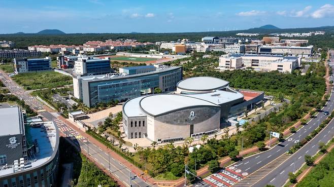 제주영어교육도시 내에 있는 미국의 국제학교 세인트존스베리아카데미 제주(SJA Jeju) 캠퍼스 전경.