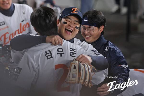 한화 노시환, 일단 2026년 10억원에 계약 완료...김서현 200% 인상, 문현빈은 인상률 2위