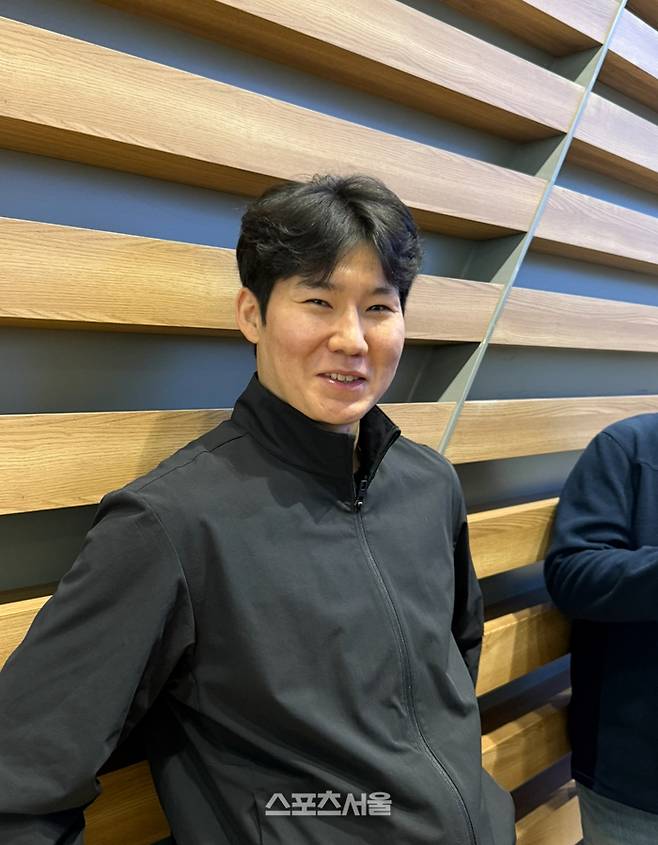 박민우가 인터뷰에 임하고 있다. 인천공항 | 박연준 기자 duswns0628@sportsseoul.com