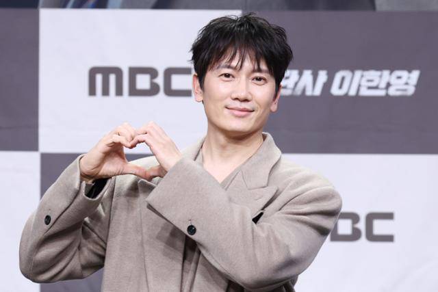 배우 지성이 주연으로 활약하는 MBC 드라마 '판사 이한영'이 입소문과 호평으로 시청률 상승곡선을 그리고 있다. 연합뉴스