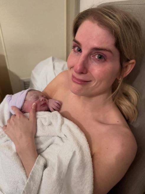 미국 팝스타 메간 트레이너가 대리모로 얻은 아이와 인증 사진을 찍었다./사진=매간 트레이너SNS​