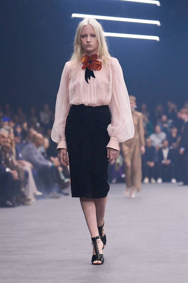 알레산드로 미켈레가 선보인 발렌티노의 봄·여름 의상. [사진 발렌티노]