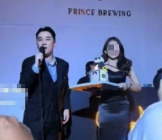 그룹 빅뱅 출신 승리(35·본명 이승현)가 제2의 버닝썬을 준비했다는 주장이 나왔다. /사진=온라인 커뮤니티