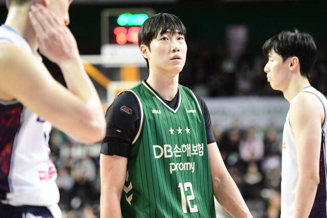 정효근./KBL