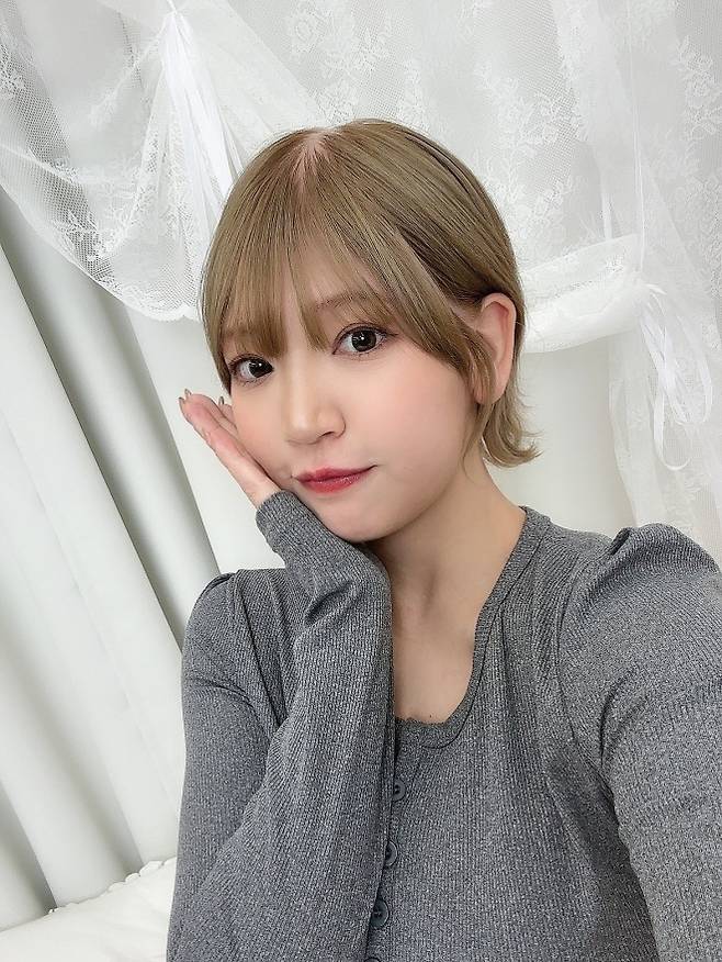 일본의 인기 인스타그램 모델이자 그라비아 아이돌인 후지노 아오이. 인스타그램 캡처