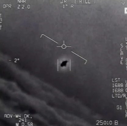 미군이 목격했다고 주장하는 미확인비행물체(UFO) 관련 영상 캡처