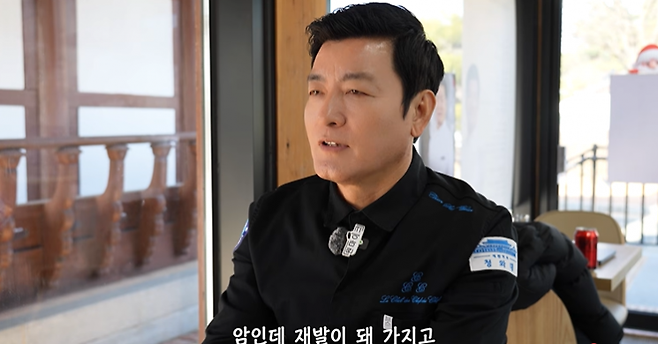 넷플릭스 요리 예능 흑백요리사2에 출연했던 '청와대 셰프' 천상현이 암 투병 사실을 공개했다. 유튜브 원마이크 캡처