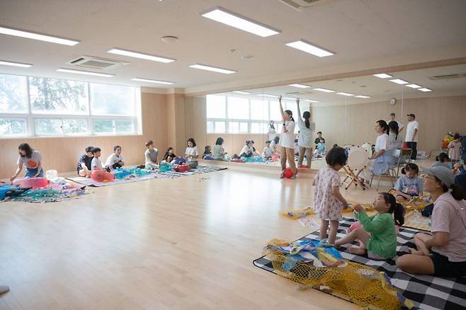 학교 및 단체 대상 교육 프로그램 운영 모습. ⓒ경기문화재단 제공