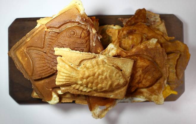 ‘서울붕어베이커리’에서 파는 다양한 맛의 붕어빵들. 박미향 기자