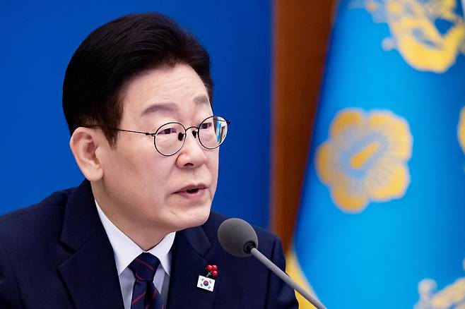 이재명 대통령이 22일 오후 청와대 본관에서 수석보좌관회의를 주재하고 있다. 청와대사진기자단