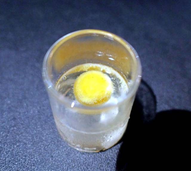 로즈메리와 감식초로 만든 ‘콘피에르’의 클렌저.