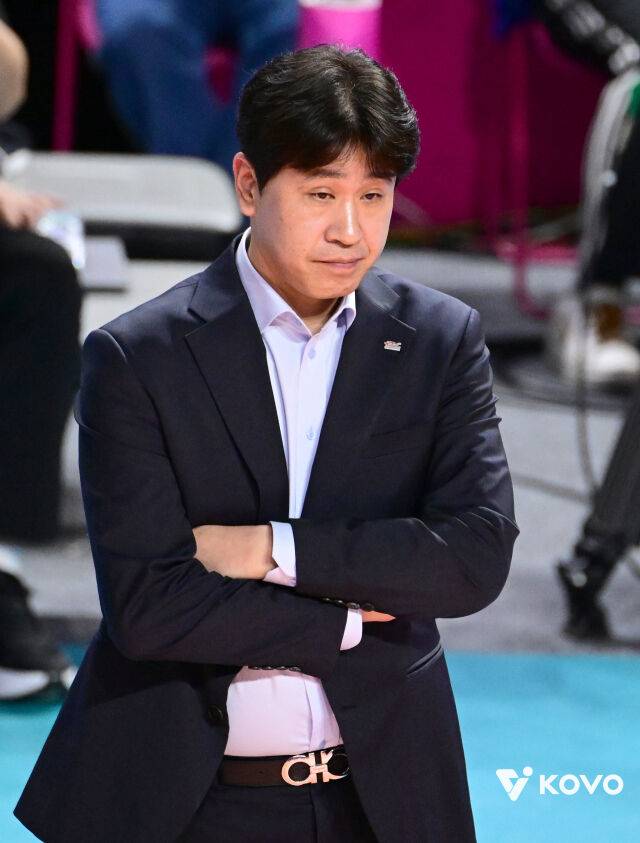 승점 '10점차' 선두 기회, 항상 못 달아났다 김종민 감독의 웃음...하지만 변수는 선수단 감기+컨디션 관리 [MD김천]