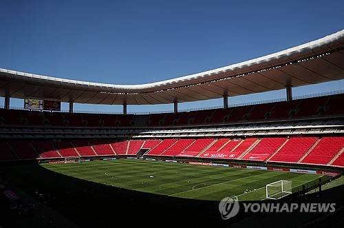 해발 1천571ｍ의 고지대에 위치한 과달라하라 아크론 스타디움 [로이터통신=연합뉴스]